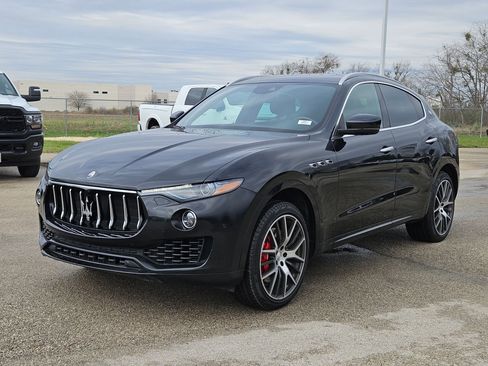 Used 2019 Maserati Levante S image 7