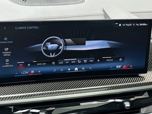 Used 2025 BMW X5 M60i w/ Executive Package image 23