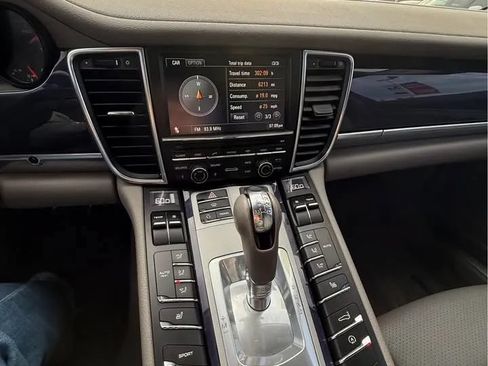 Used 2011 Porsche Panamera RWD image 10
