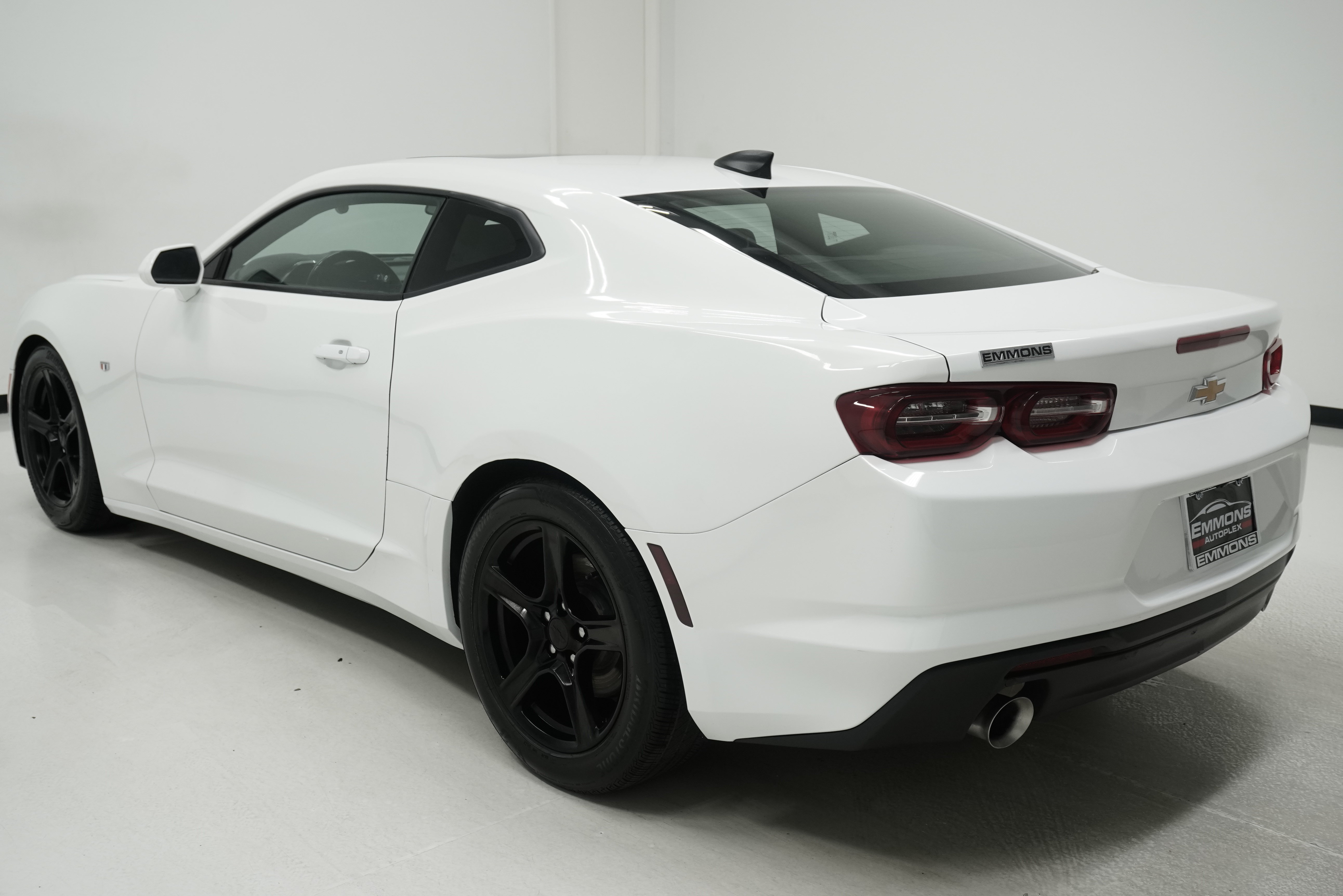 Used 2023 Chevrolet Camaro LT RWD image 6