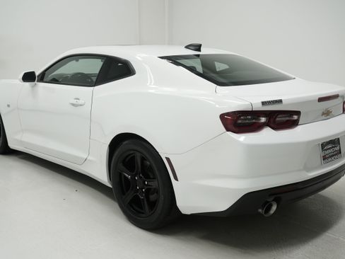 Used 2023 Chevrolet Camaro LT RWD image 6