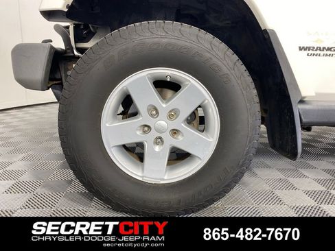 Used 2010 Jeep Wrangler Unlimited Sahara w/ Trailer Tow Group image 9