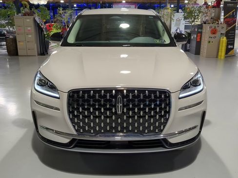 Used 2023 Lincoln Corsair Reserve AWD/4WD image 3