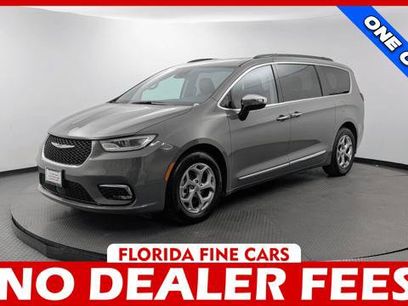 Used 2023 Chrysler Pacifica Limited