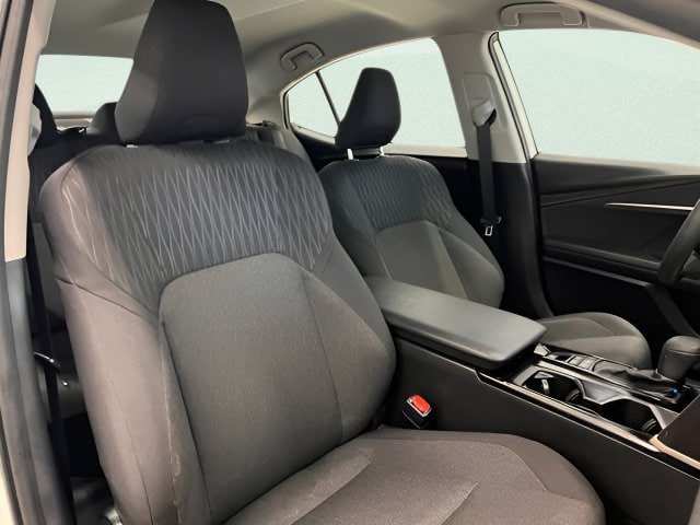 Used 2025 Toyota Camry LE FWD image 13