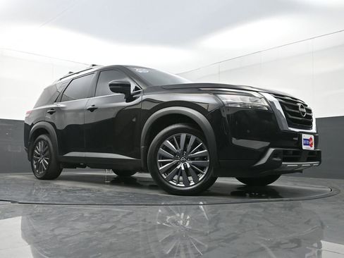 Used 2024 Nissan Pathfinder SL w/ SL Premium Package image 28