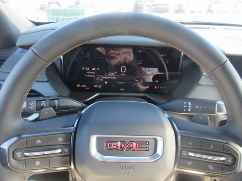 New 2026 GMC Acadia AT4 w/ Luxury Package image 18