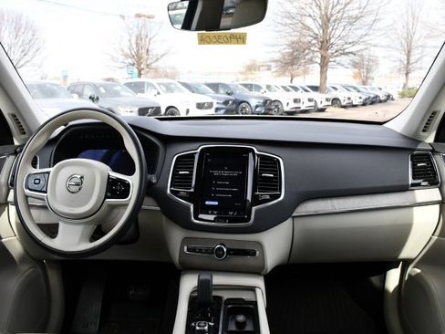 Used 2025 Volvo XC90 B6 Plus w/ Protection Package Premier image 17