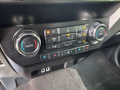 Used 2019 Ford F150 Lariat w/ Trailer Tow Package AWD/4WD image 19