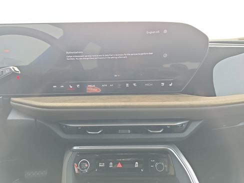 New 2025 Audi Q5 Premium Plus image 18