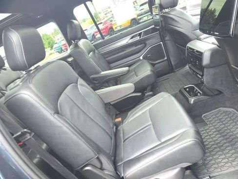 Used 2024 Jeep Wagoneer Series II w/ Convenience Group I AWD/4WD image 57