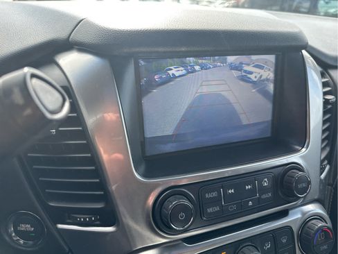 Used 2019 Chevrolet Suburban LT w/ Luxury Package image 10