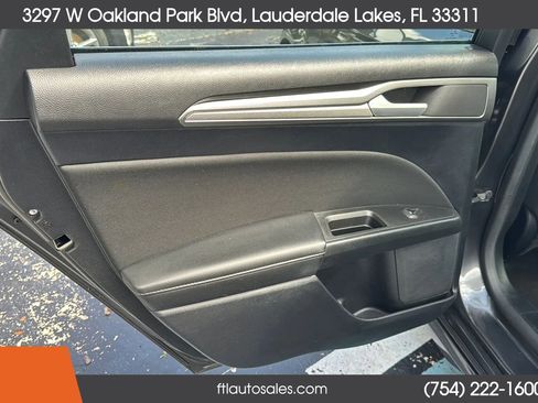 Used 2020 Ford Fusion SE image 26