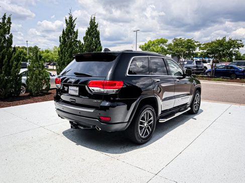 Used 2018 Jeep Grand Cherokee Limited AWD/4WD image 10