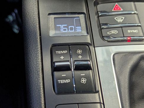 Used 2021 Porsche Macan S image 28