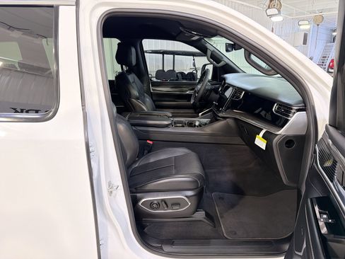 Used 2022 Jeep Wagoneer Series II image 29