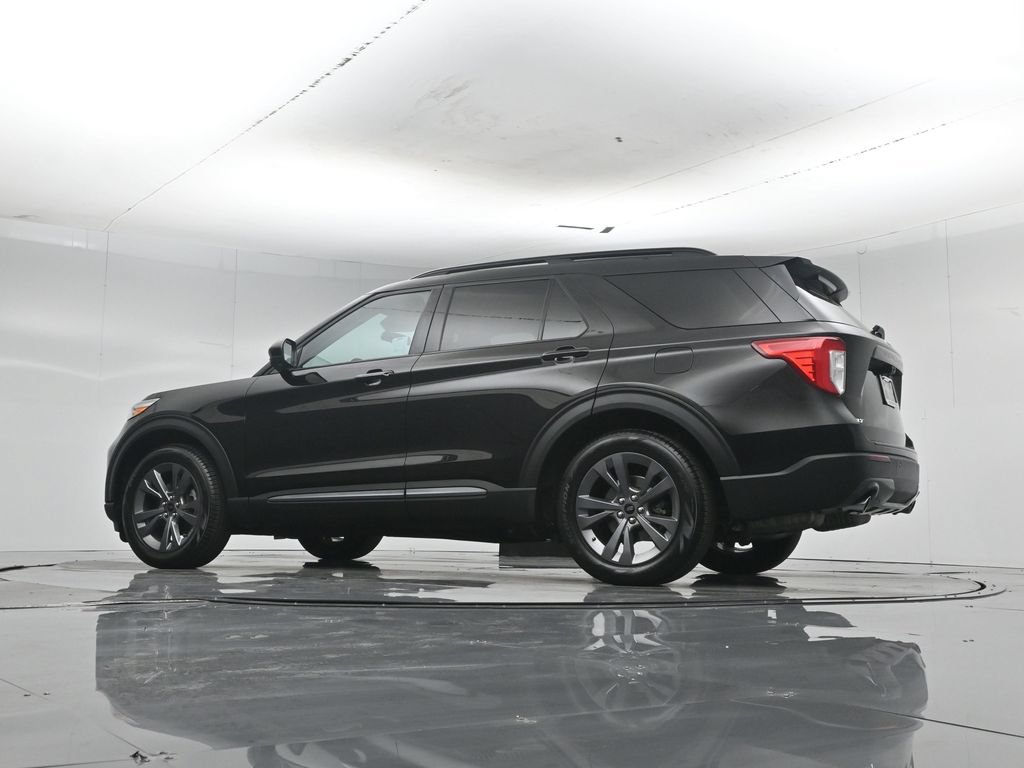Certified 2023 Ford Explorer XLT w/ Equipment Group 202A RWD image 60