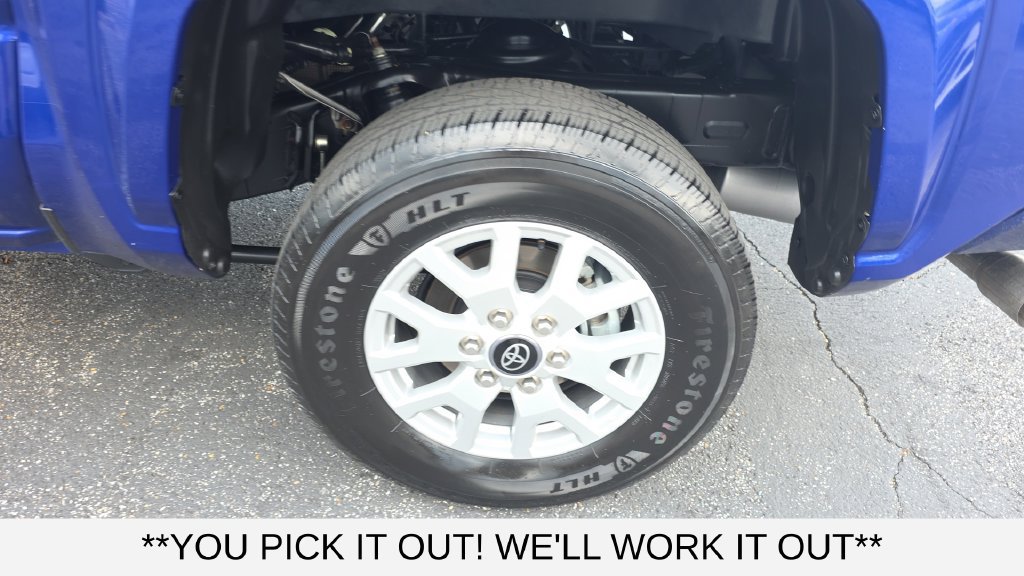Used 2025 Toyota Tacoma SR5 AWD/4WD image 10