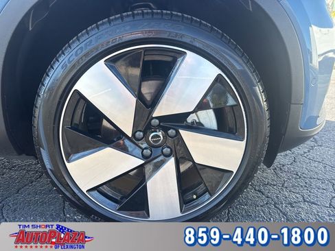 Used 2023 Volvo XC40 Recharge Ultimate image 24