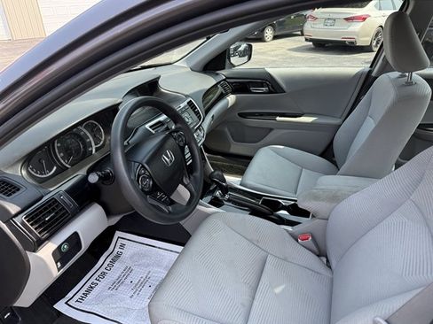 Used 2017 Honda Accord LX image 9