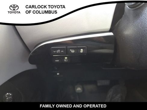 Used 2017 Toyota Prius Prime Advanced FWD image 25