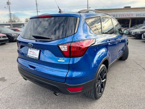 Used 2019 Ford Escape SE FWD image 3