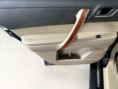 Used 2008 Toyota Highlander Limited image 24