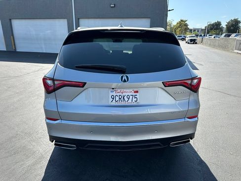Used 2023 Acura MDX SH-AWD w/ Technology Package image 4