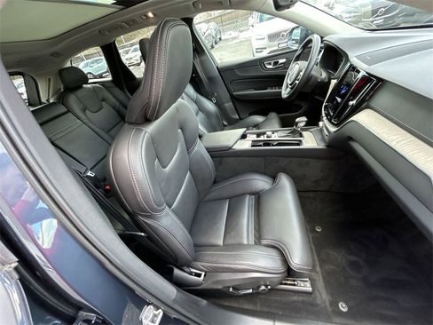 Certified 2021 Volvo XC60 T5 Inscription image 25