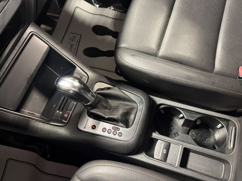 Used 2012 Volkswagen Tiguan S AWD/4WD image 31