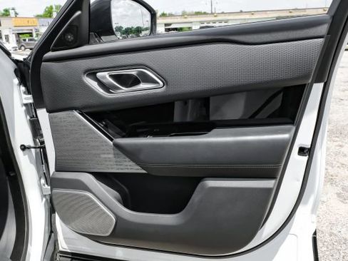Used 2018 Land Rover Range Rover Velar R-Dynamic SE image 38