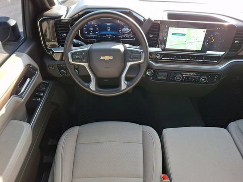 Used 2025 Chevrolet Silverado 2500 LT w/ Convenience Package AWD/4WD image 11