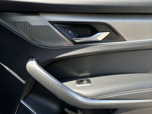 Used 2025 Jaguar F-PACE R-Dynamic S image 22