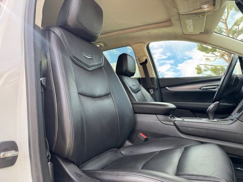 Used 2018 Cadillac XT5 Luxury w/ Driver Awareness Package image 20