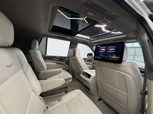 Used 2023 Cadillac Escalade Premium Luxury Platinum image 27