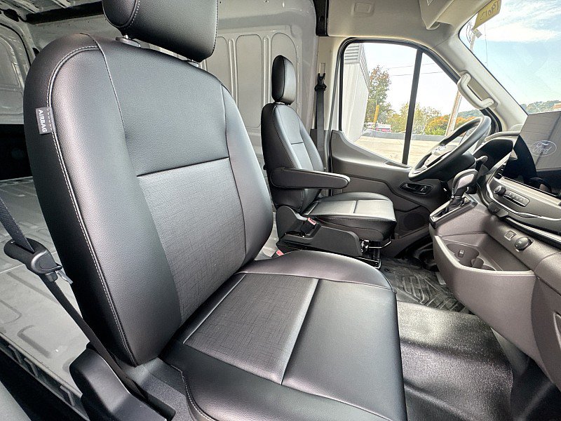 New 2027 Ford Transit 250 148 Medium Roof RWD image 23
