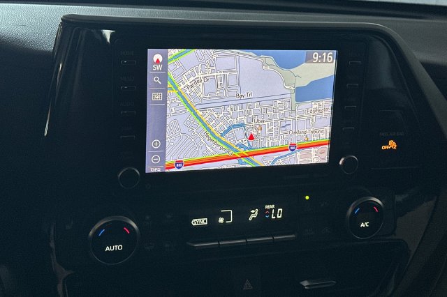 Certified 2021 Toyota Highlander XLE AWD/4WD image 23