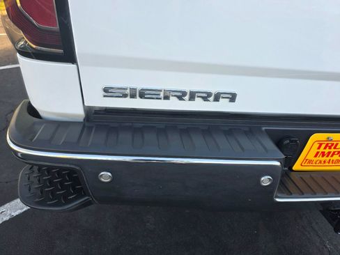 Used 2018 GMC Sierra 1500 SLT image 9