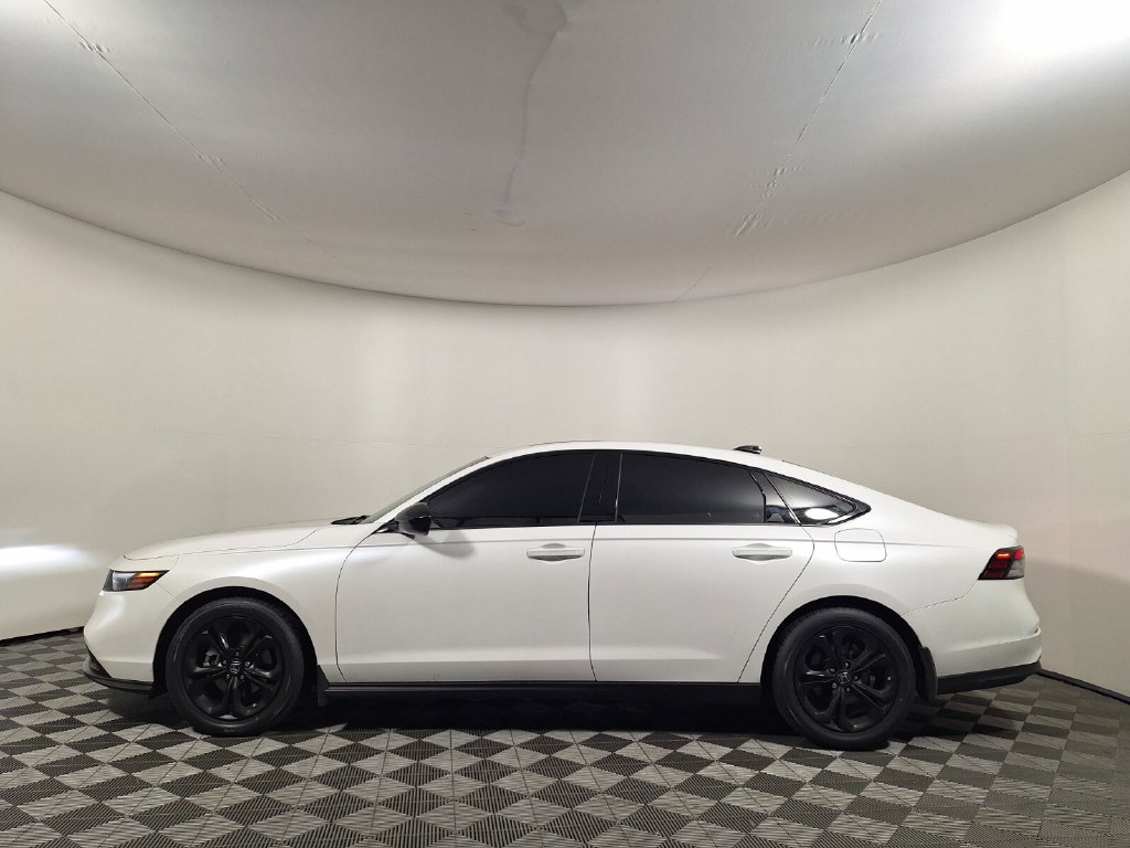 Used 2025 Honda Accord SE image 8