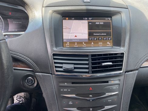 Used 2019 Lincoln MKT AWD image 12