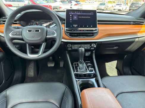 Certified 2025 Jeep Compass Limited AWD/4WD image 11
