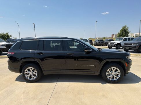 Used 2023 Jeep Grand Cherokee L Limited w/ Luxury Tech Group II AWD/4WD image 6