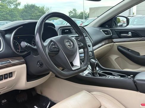 Used 2018 Nissan Maxima Platinum FWD image 10