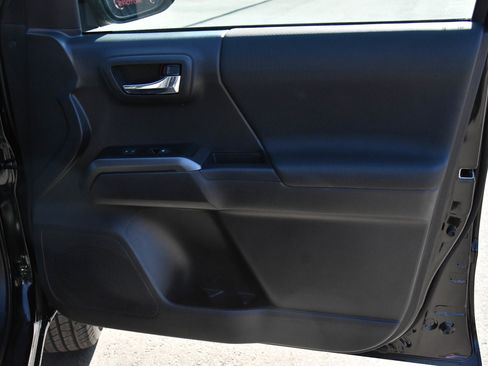 Used 2023 Toyota Tacoma TRD Off-Road w/ Technology Package image 41