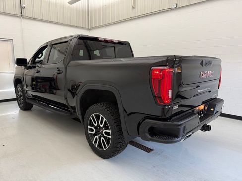 Used 2024 GMC Sierra 1500 AT4 w/ Technology Package AWD/4WD image 5