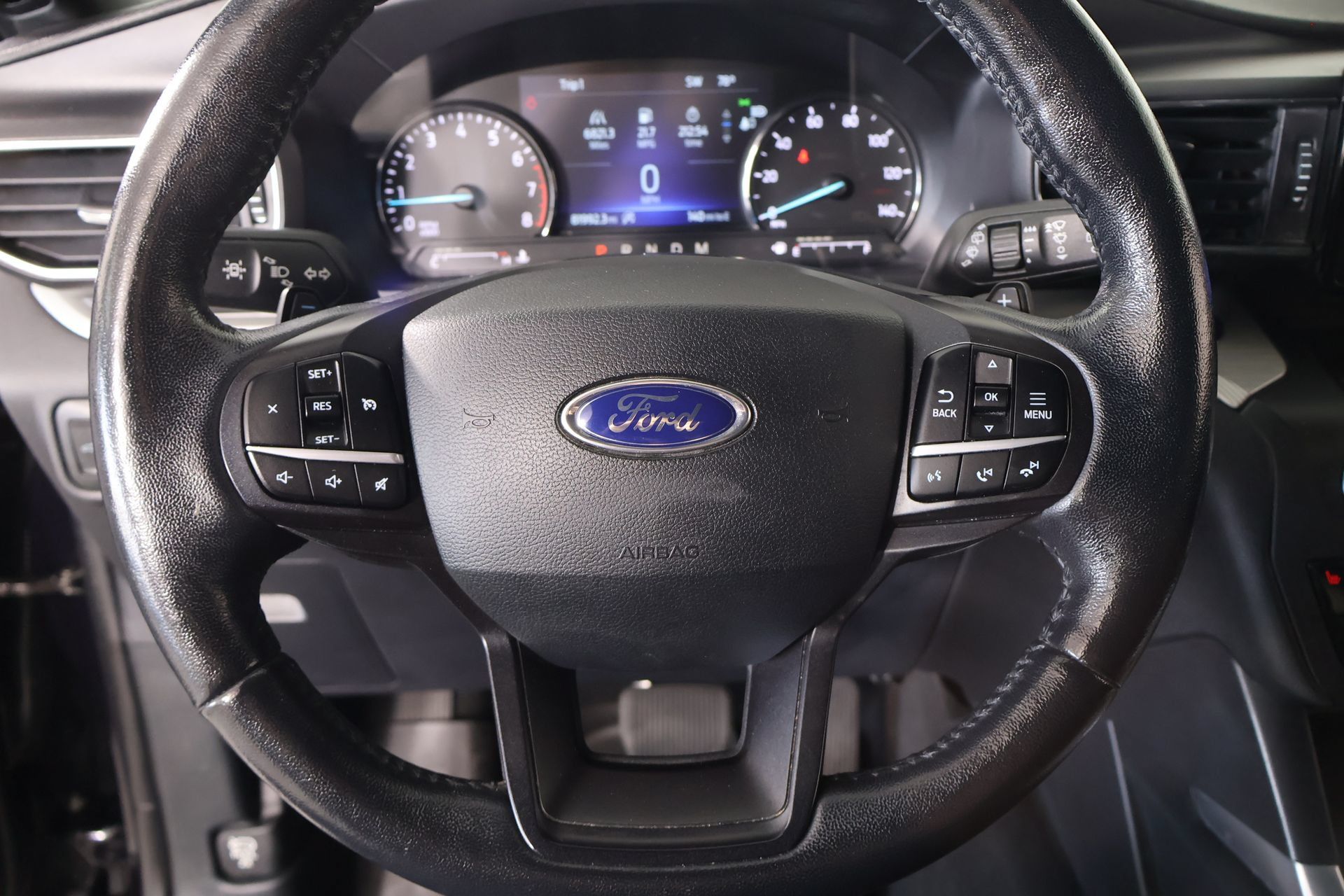 Used 2020 Ford Explorer XLT w/ Equipment Group 202A AWD/4WD image 3