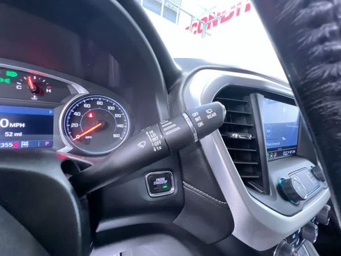 Used 2021 GMC Acadia SLT w/ Elevation Edition AWD/4WD image 19