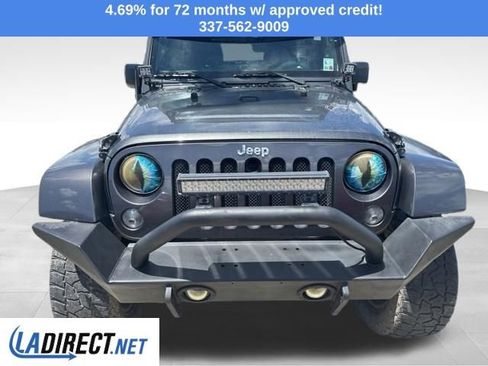 Used 2016 Jeep Wrangler Unlimited Rubicon w/ Connectivity Group AWD/4WD image 3