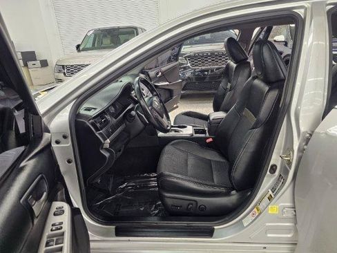 Used 2014 Toyota Camry SE FWD image 28