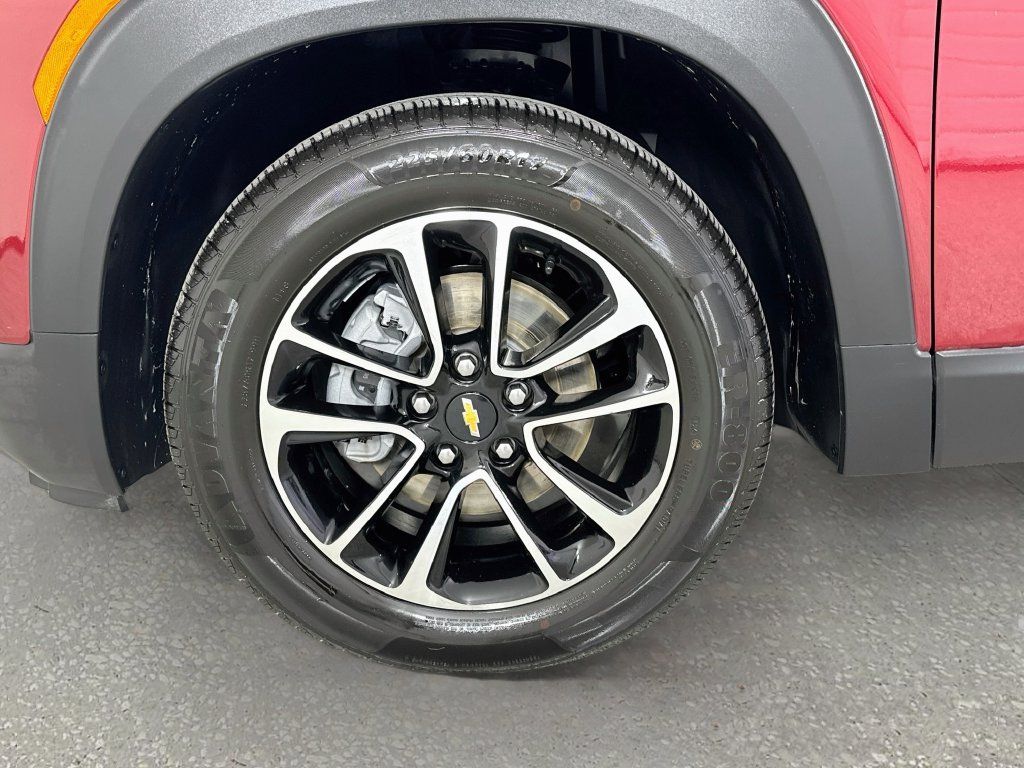 Used 2025 Chevrolet TrailBlazer LT FWD image 29